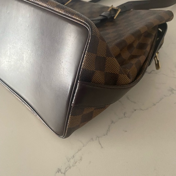 Authenticated Louis Vuitton Chelsea Zip Tote in Damier Ébène - Picture 6 of 11